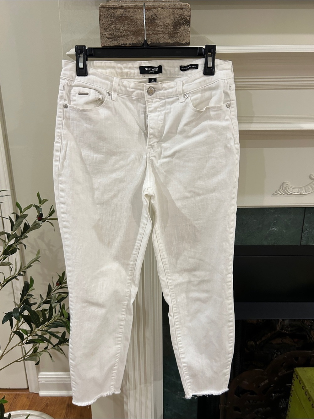 Nine West White Raw-Hem Cropped Jeans